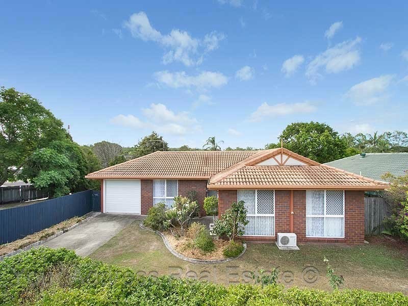 2 Mooloolah Court, Hillcrest QLD 4118