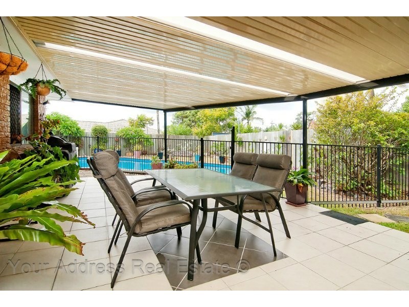 2 Lyra Court, Regents Park QLD 4118