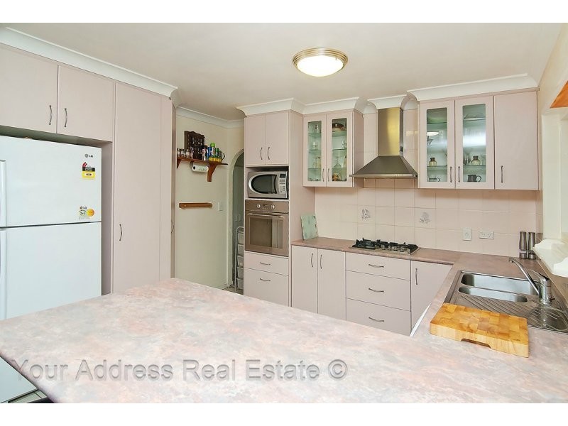 2 Lyra Court, Regents Park QLD 4118