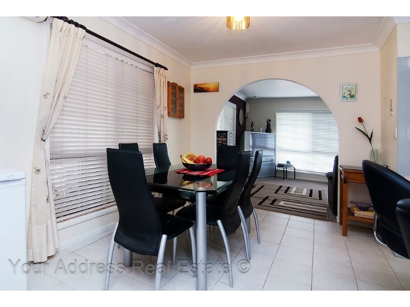 2 Lyra Court, Regents Park QLD 4118