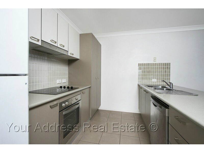 12 Sunrise Crescent, Regents Park QLD 4118