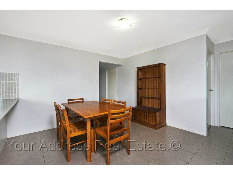 12 Sunrise Crescent, Regents Park QLD 4118