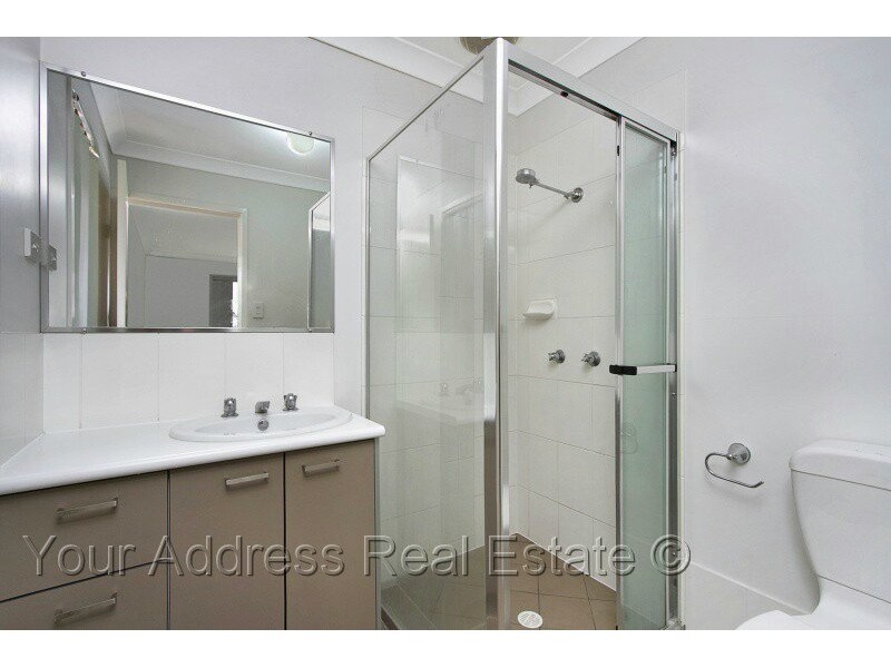 12 Sunrise Crescent, Regents Park QLD 4118