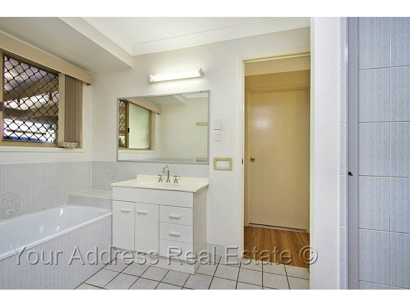 9 Fairbairn Street, Marsden QLD 4132