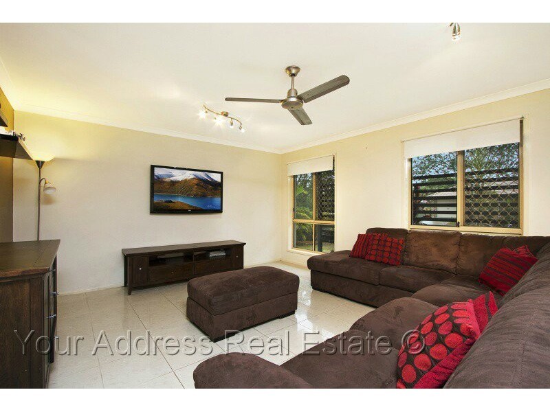 3 McIntyre Street, Hillcrest QLD 4118