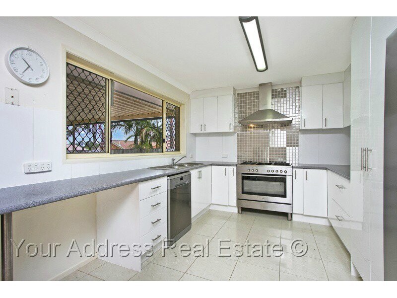 3 McIntyre Street, Hillcrest QLD 4118