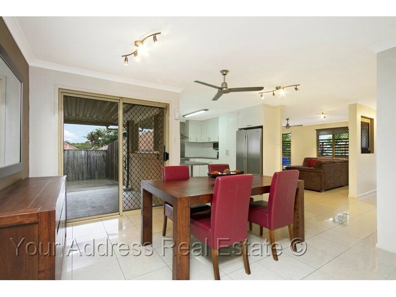 3 McIntyre Street, Hillcrest QLD 4118