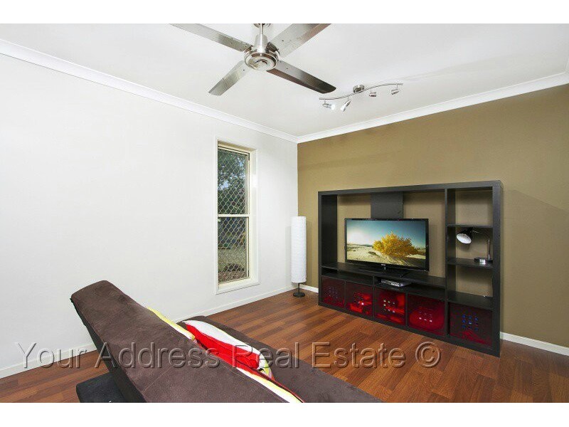 3 McIntyre Street, Hillcrest QLD 4118