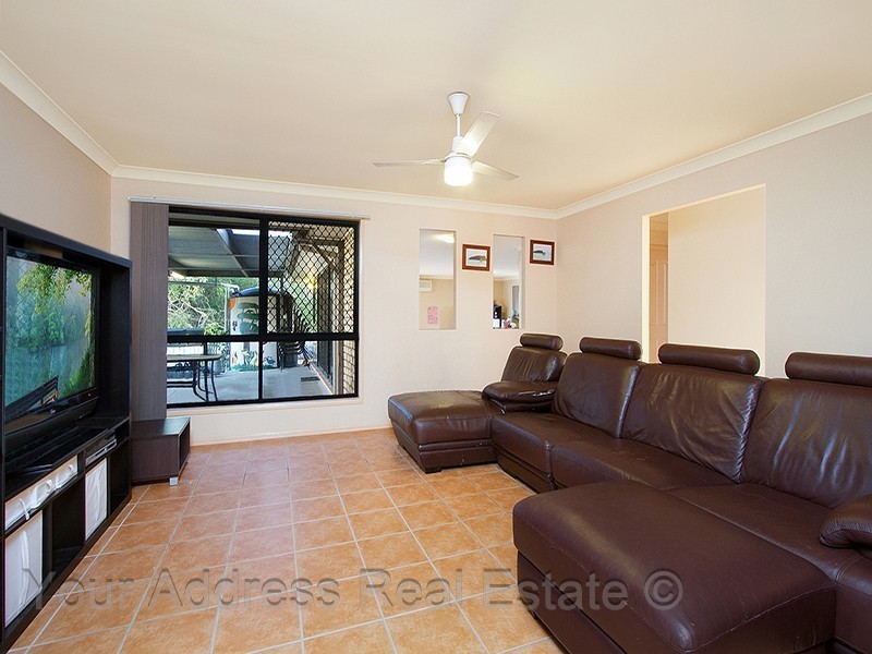 19 Conifer Street, Hillcrest QLD 4118