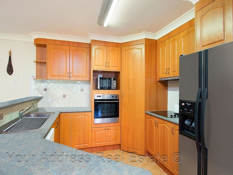 19 Conifer Street, Hillcrest QLD 4118