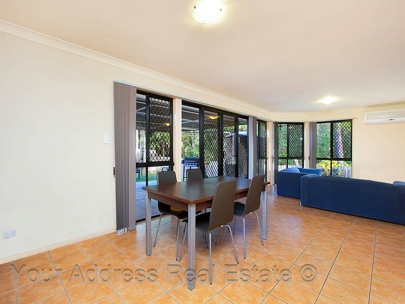 19 Conifer Street, Hillcrest QLD 4118