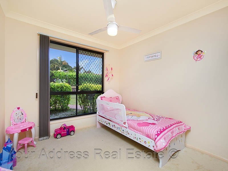 19 Conifer Street, Hillcrest QLD 4118