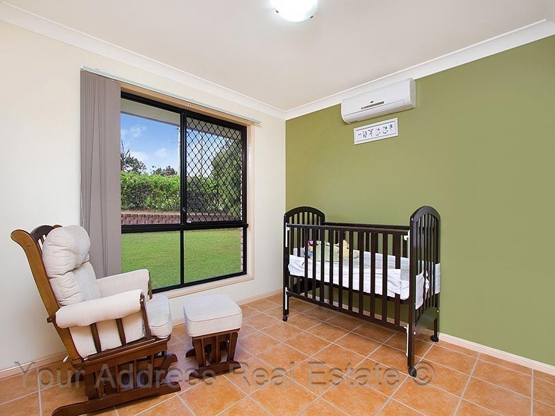 19 Conifer Street, Hillcrest QLD 4118