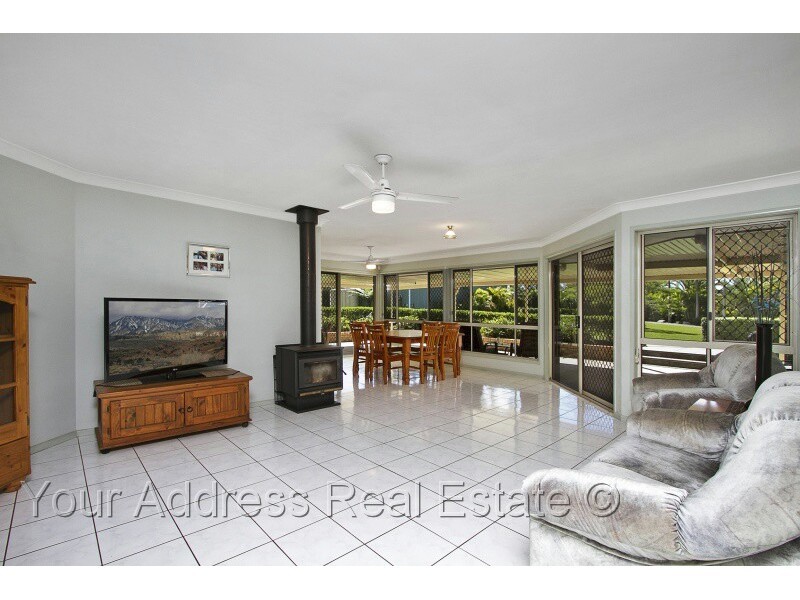 9 Auburn Court, Park Ridge South QLD 4125