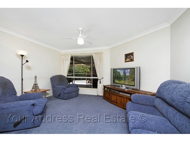 9 Auburn Court, Park Ridge South QLD 4125