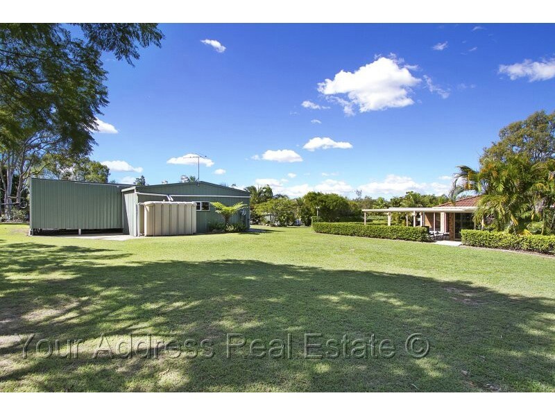 9 Auburn Court, Park Ridge South QLD 4125