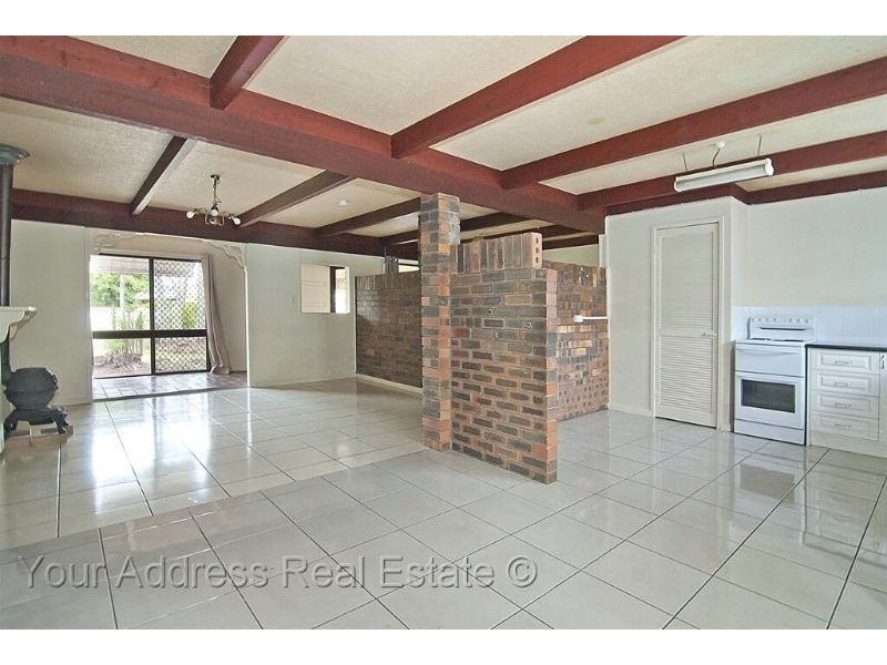14 Pine Street, Hillcrest QLD 4118