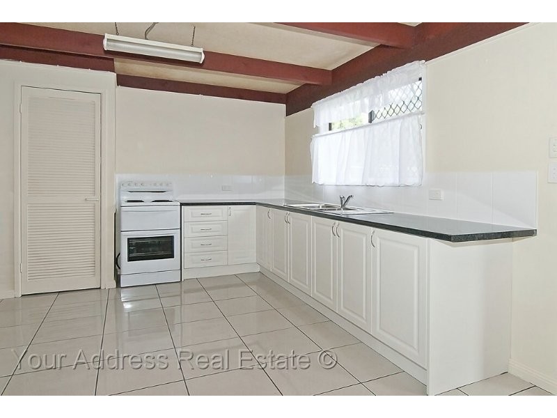 14 Pine Street, Hillcrest QLD 4118