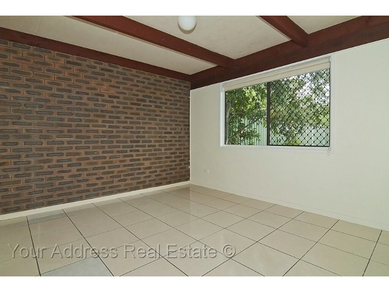 14 Pine Street, Hillcrest QLD 4118