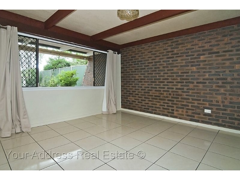 14 Pine Street, Hillcrest QLD 4118