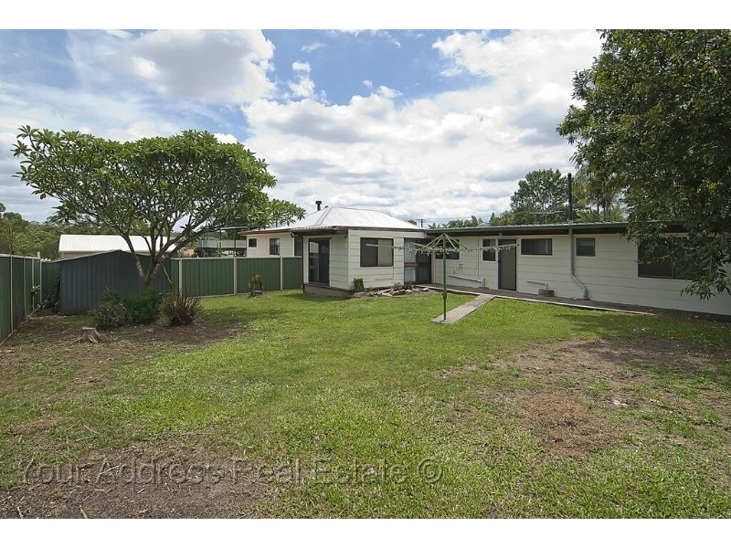 14 Pine Street, Hillcrest QLD 4118