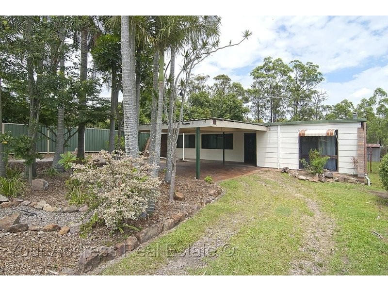 14 Pine Street, Hillcrest QLD 4118