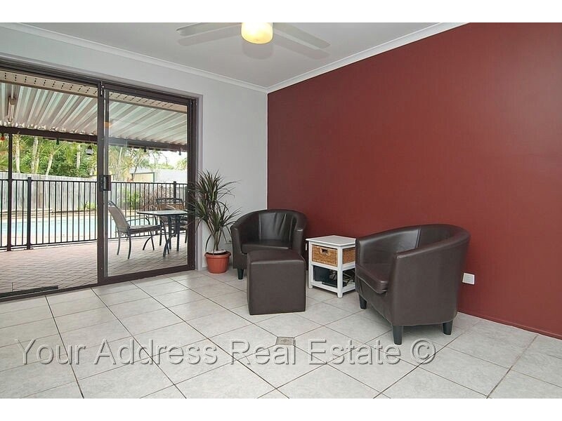 10 Regency Drive, Regents Park QLD 4118