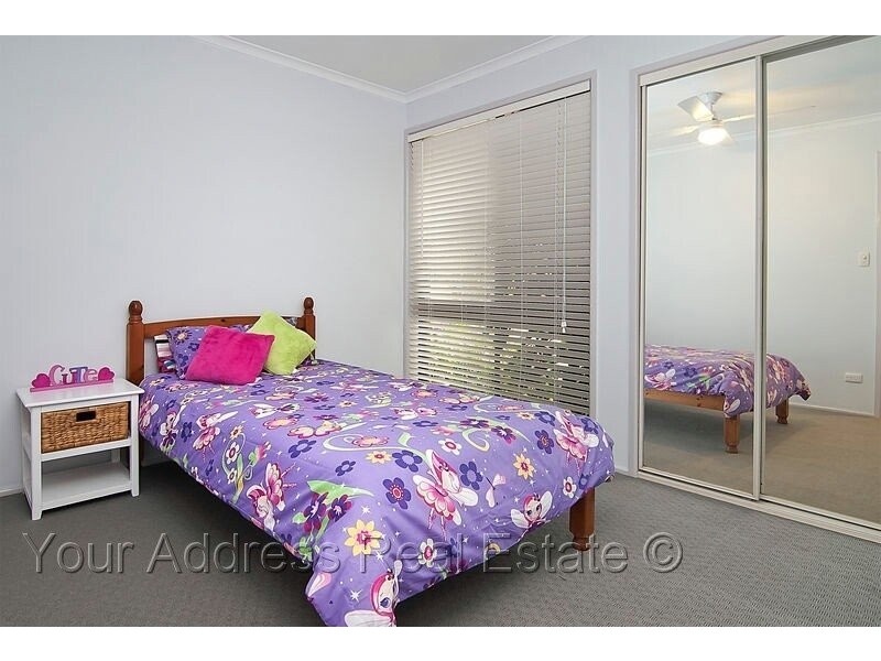 10 Regency Drive, Regents Park QLD 4118