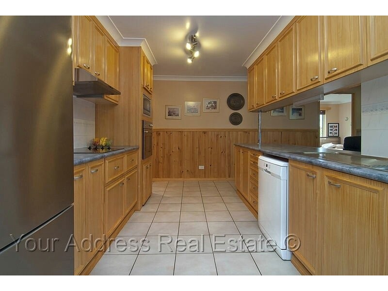 15 Stringybark Street, Regents Park QLD 4118