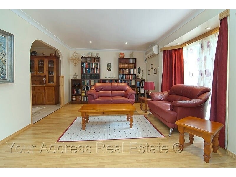 15 Stringybark Street, Regents Park QLD 4118