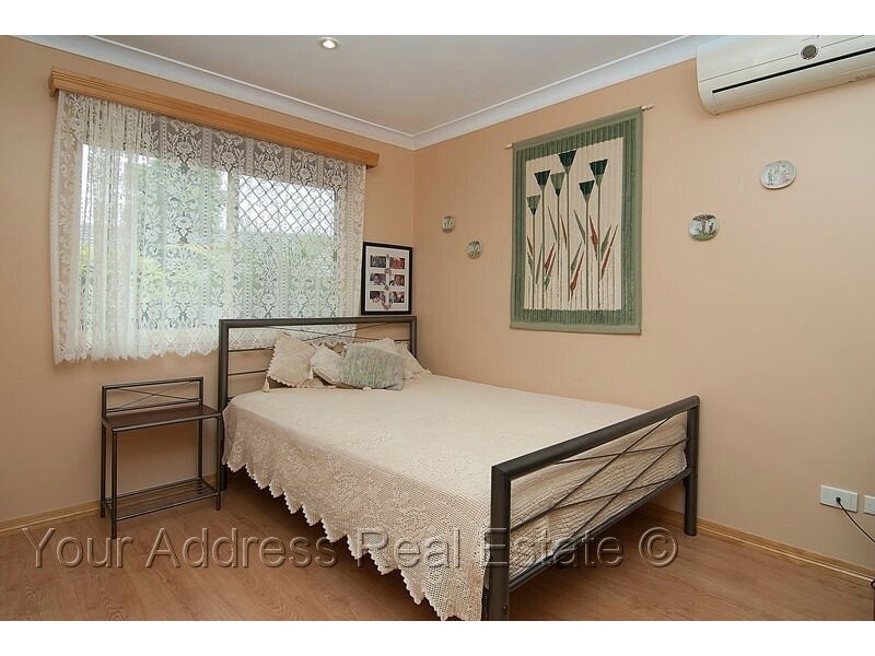 15 Stringybark Street, Regents Park QLD 4118