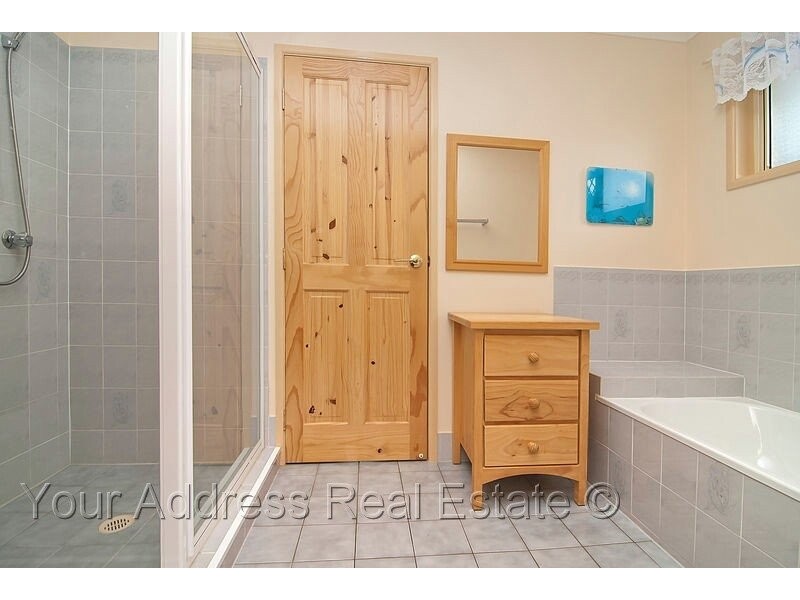 15 Stringybark Street, Regents Park QLD 4118