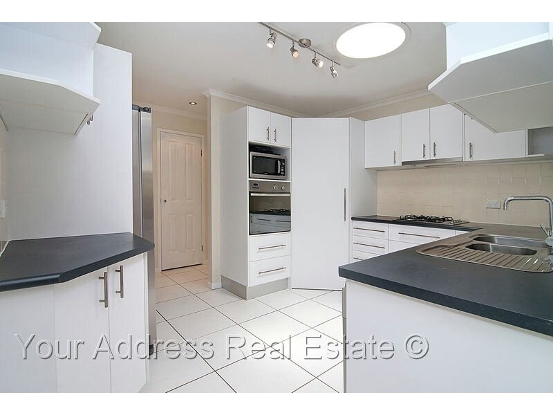 35 Bushland Drive, Regents Park QLD 4118