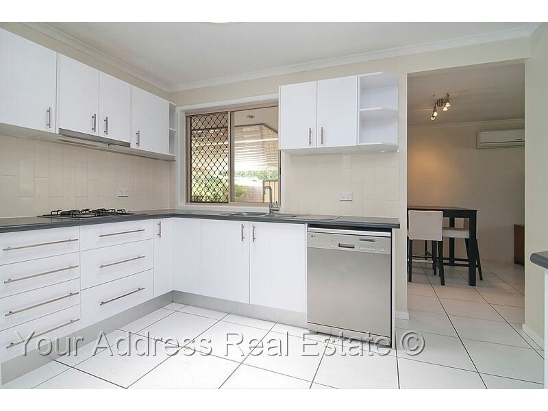 35 Bushland Drive, Regents Park QLD 4118