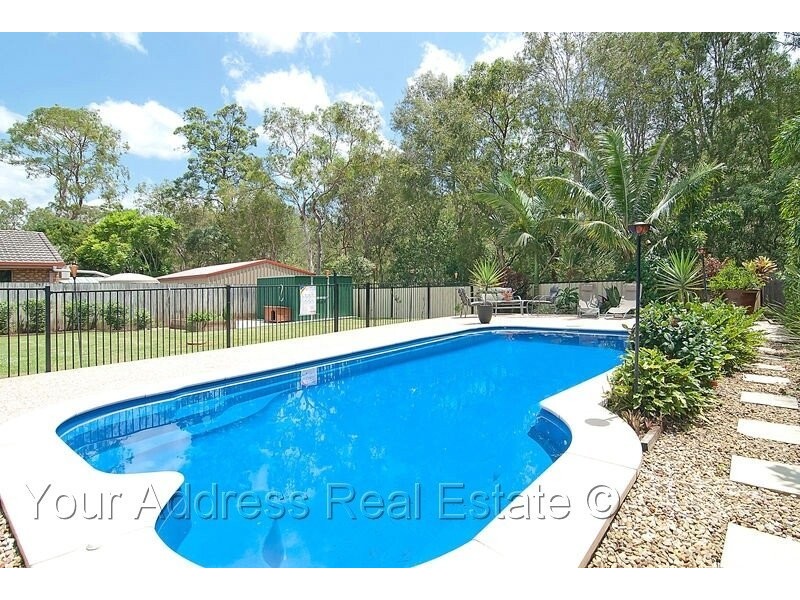 35 Bushland Drive, Regents Park QLD 4118