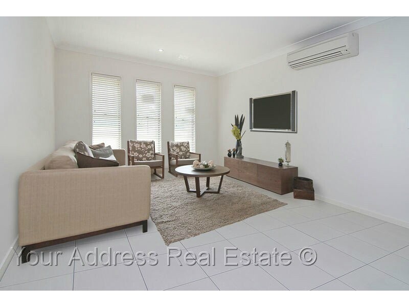 15 Sanur Street / 55 Fourth Avenue, Marsden QLD 4132