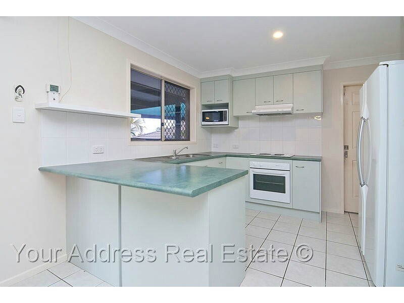 17 Leis Way, Regents Park QLD 4118