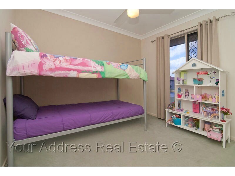 17 Leis Way, Regents Park QLD 4118