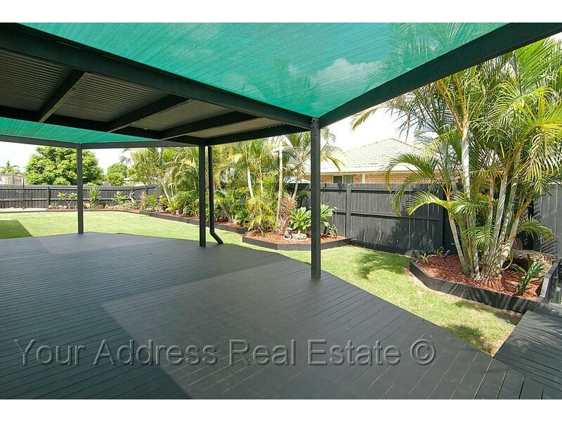 17 Leis Way, Regents Park QLD 4118