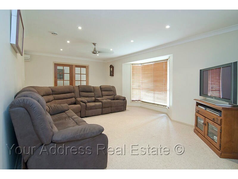 8 Gingko Crescent, Regents Park QLD 4118