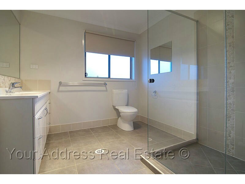 2 Pole Crescent, New Beith QLD 4124