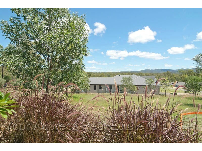 2 Pole Crescent, New Beith QLD 4124