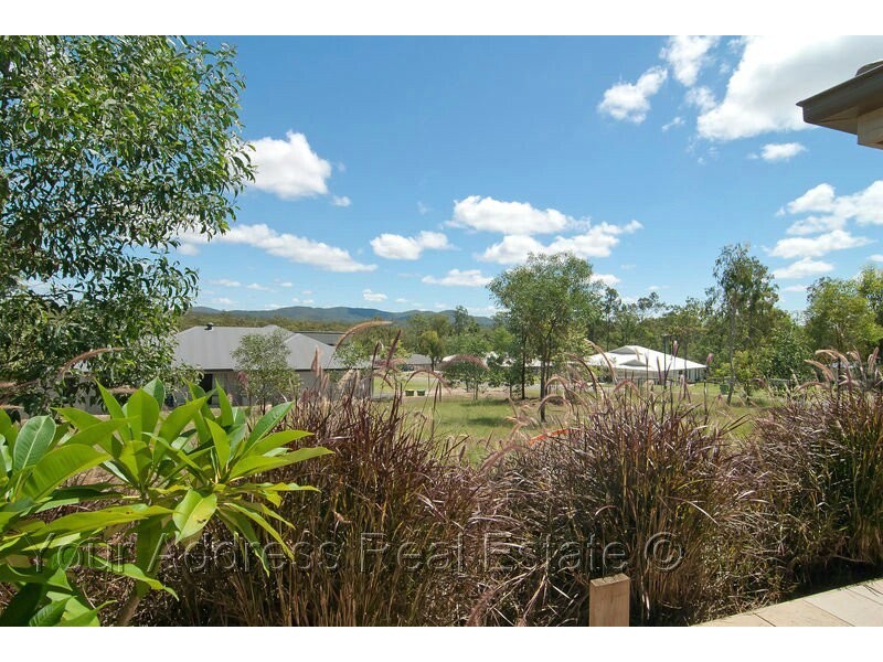 2 Pole Crescent, New Beith QLD 4124