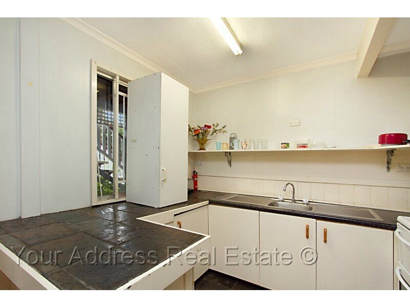 26 Fairfield Road, Fairfield QLD 4103