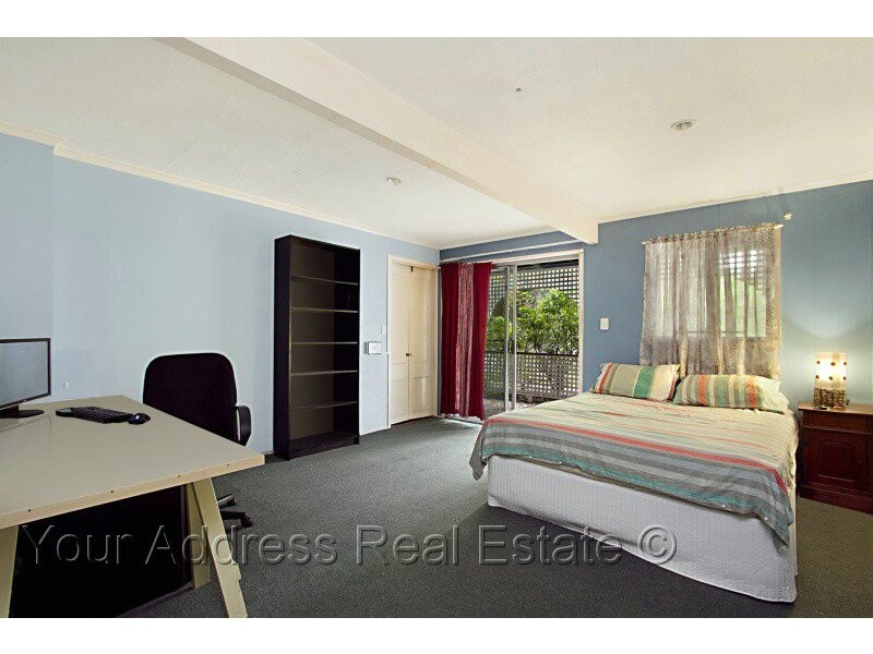 26 Fairfield Road, Fairfield QLD 4103