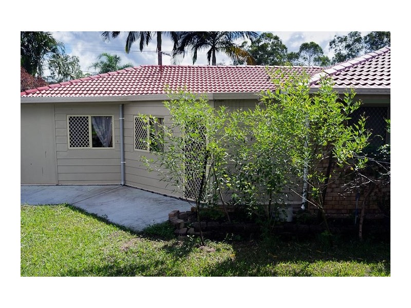 24 Federation Drive, Hillcrest QLD 4118