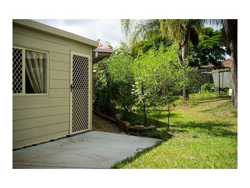 24 Federation Drive, Hillcrest QLD 4118