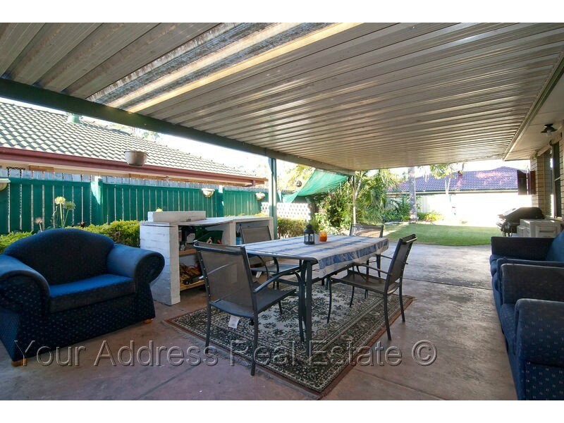 6 Ibrox Court, Regents Park QLD 4118