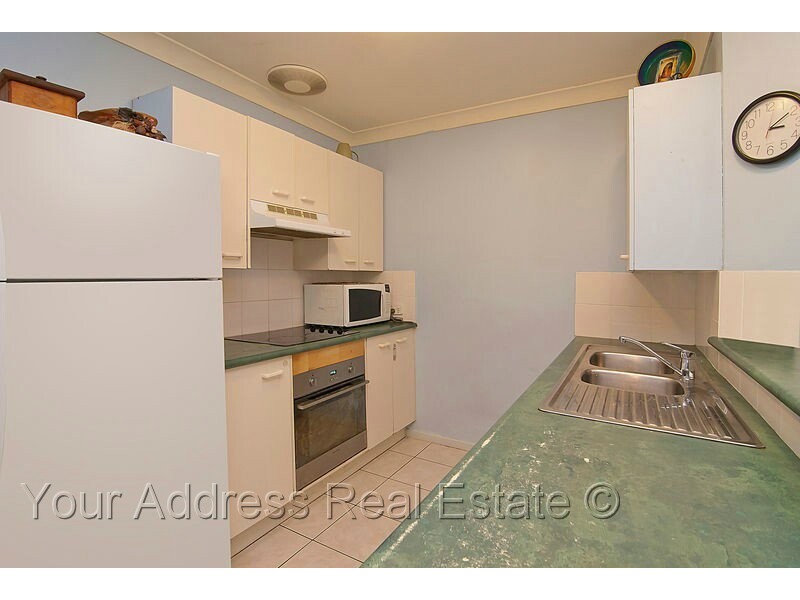 6 Ibrox Court, Regents Park QLD 4118