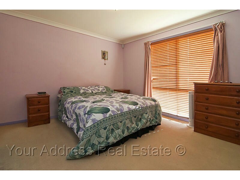 6 Ibrox Court, Regents Park QLD 4118